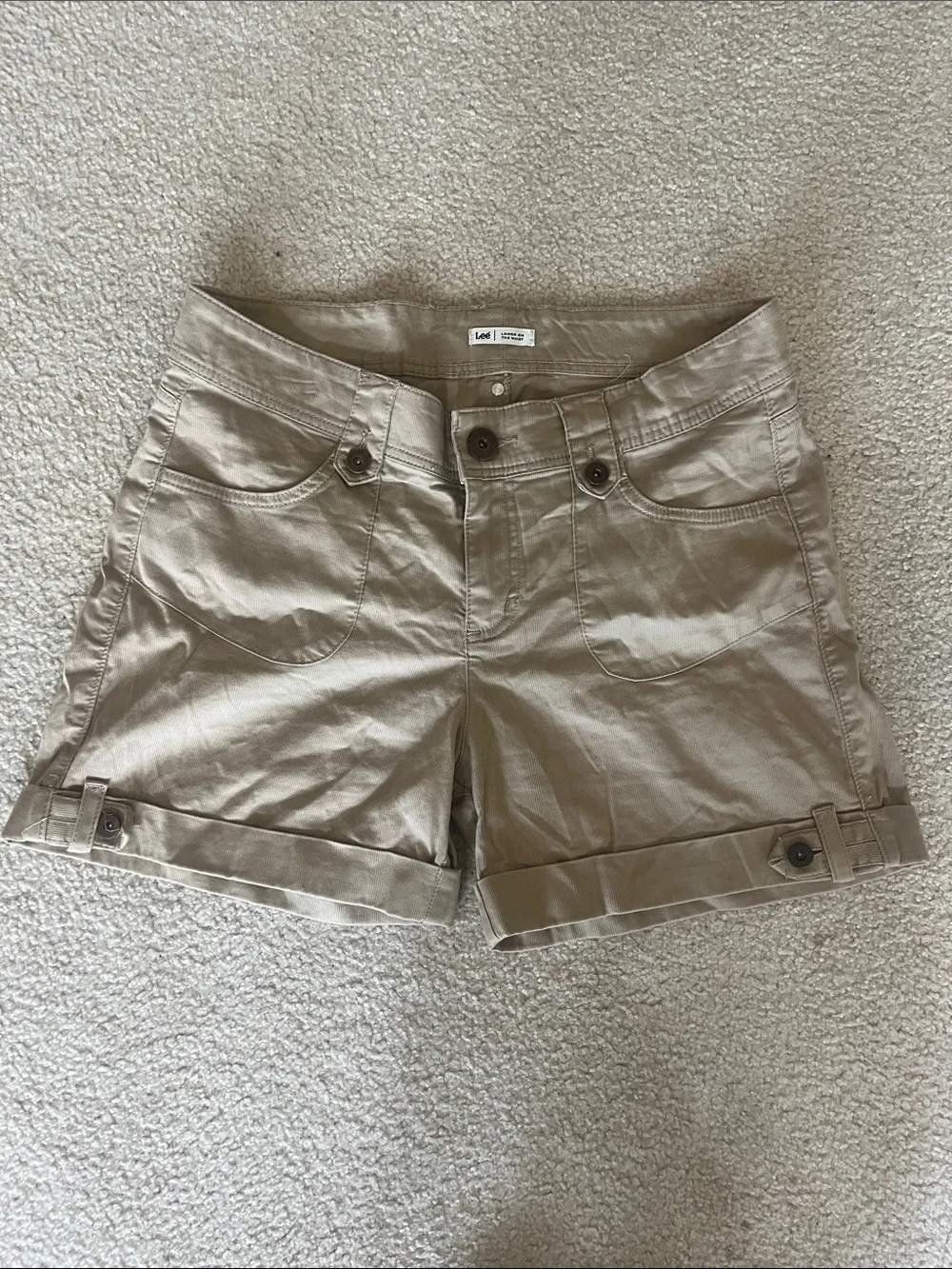 Lee Women’s Lower on The Waist Cuffed Khaki Shorts